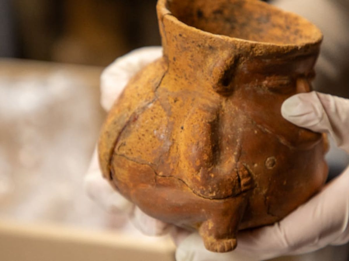Piezas arqueológicas colombianas exhibidas en el Museo Nacional.