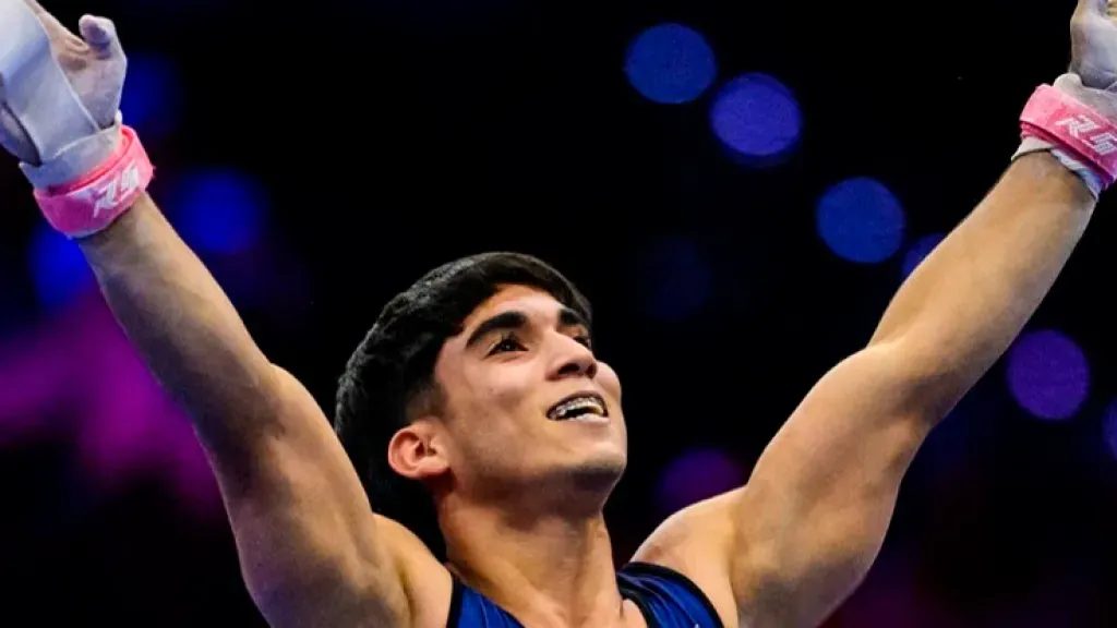 Equipo colombiano de gimnasia artística en una competencia internacional.
